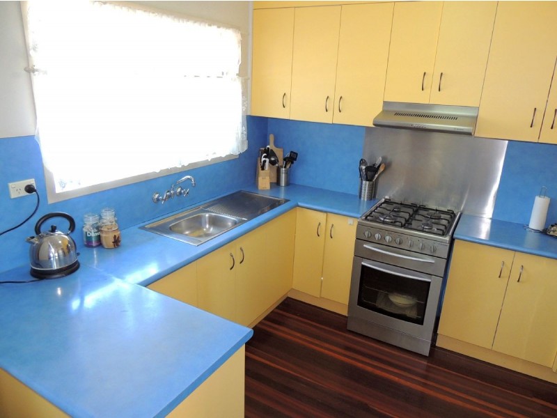 8 Marlin Street, Toolooa QLD 4680