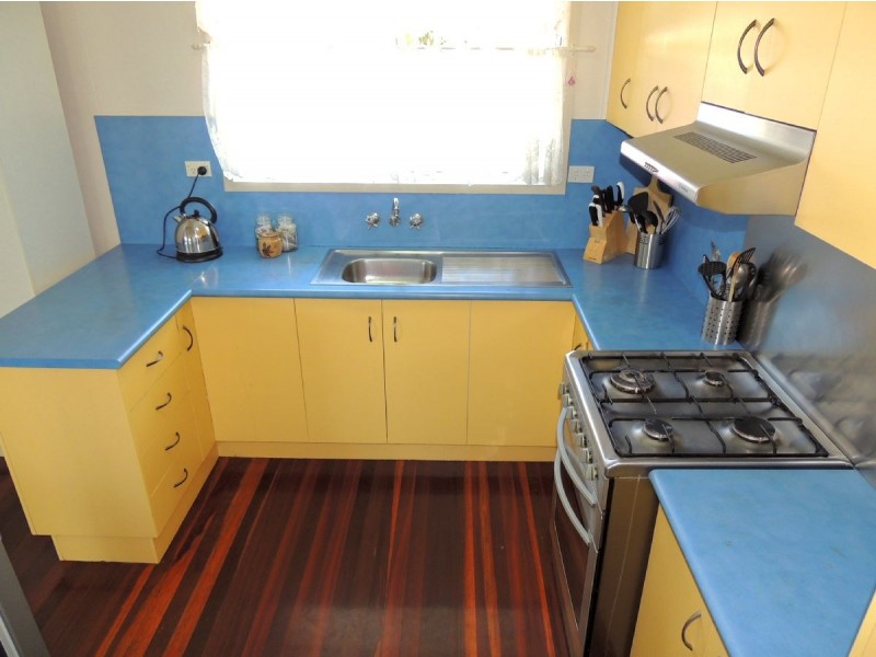 8 Marlin Street, Toolooa QLD 4680