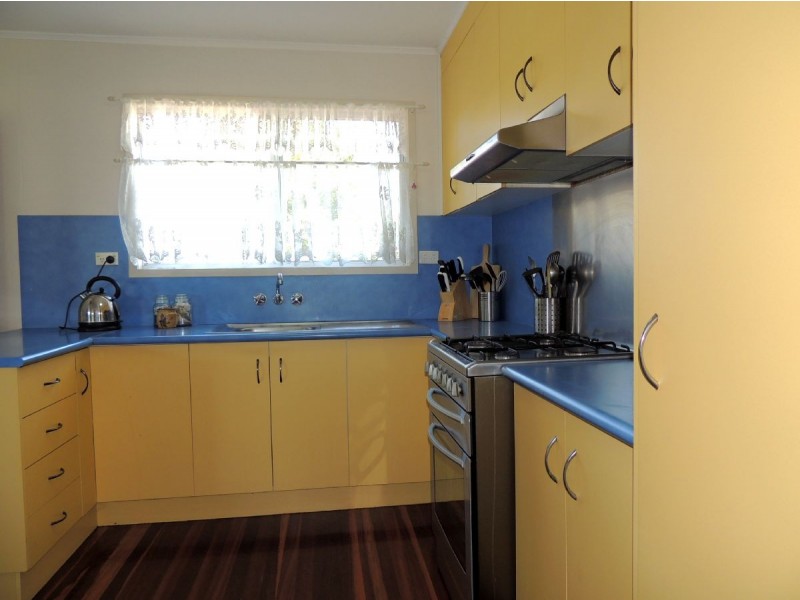 8 Marlin Street, Toolooa QLD 4680