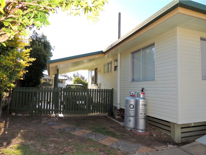 8 Marlin Street, Toolooa QLD 4680