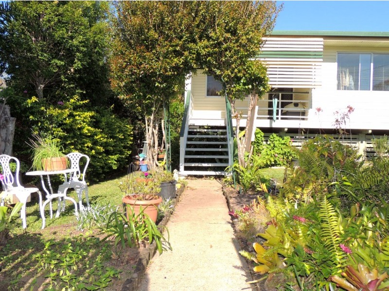 8 Marlin Street, Toolooa QLD 4680