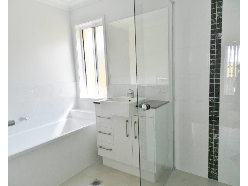 14 Bufflehead Rd, Kirkwood QLD 4680