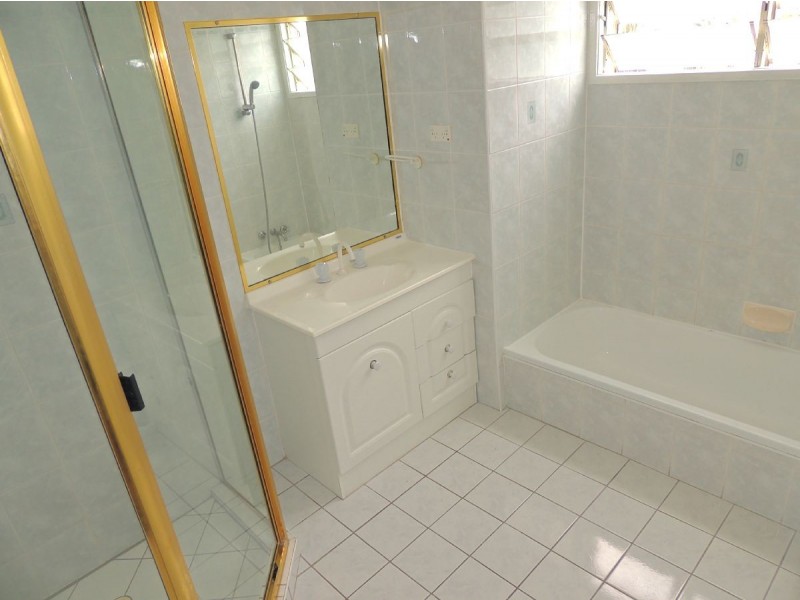 7 Allunga Drive, Glen Eden QLD 4680