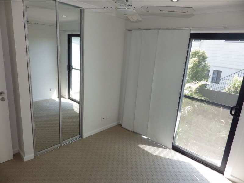 28b Flounder Crescent, Toolooa QLD 4680