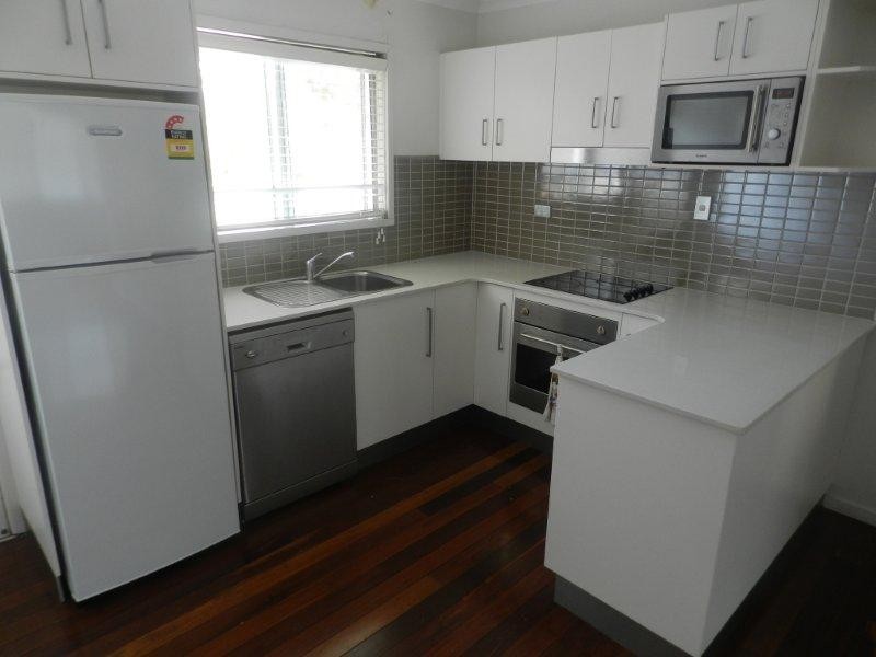4/33 Watt Street, West Gladstone QLD 4680