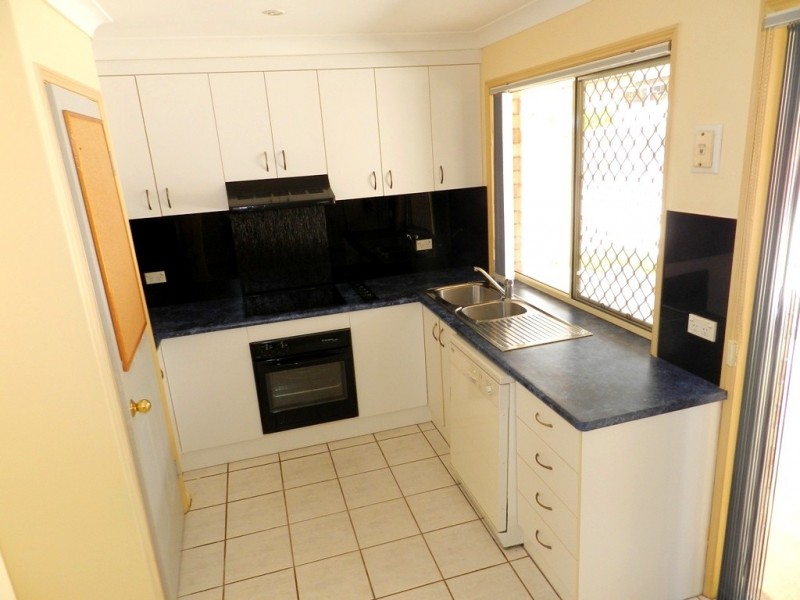 2 Orlando Place, New Auckland QLD 4680