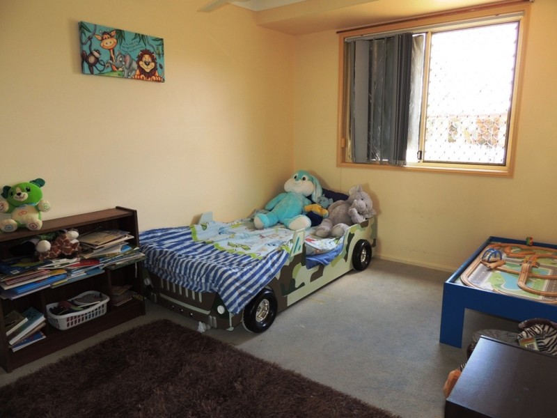 2 Orlando Place, New Auckland QLD 4680