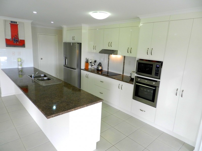 12 Cradle Drive, New Auckland QLD 4680