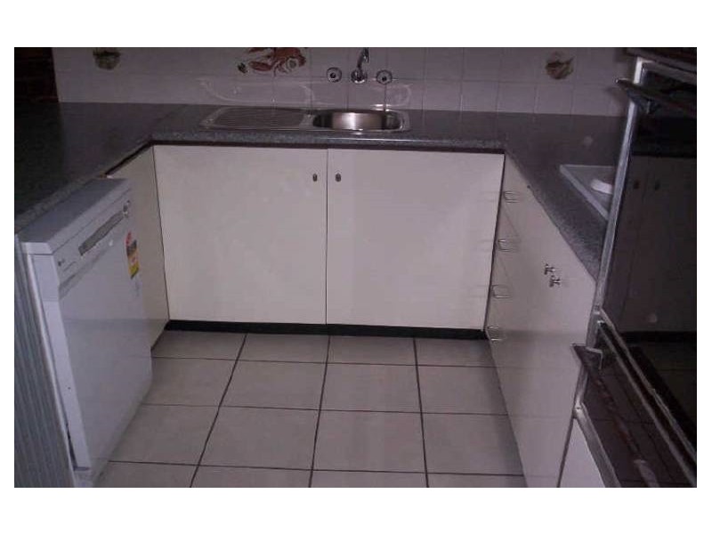 1/16 Kent Street, West Gladstone QLD 4680