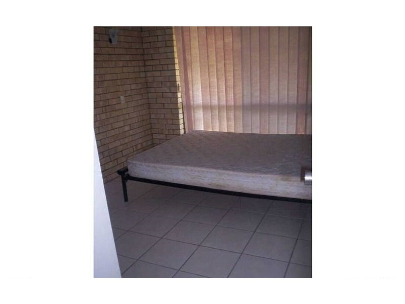 1/16 Kent Street, West Gladstone QLD 4680