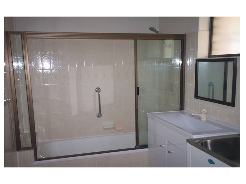 1/16 Kent Street, West Gladstone QLD 4680