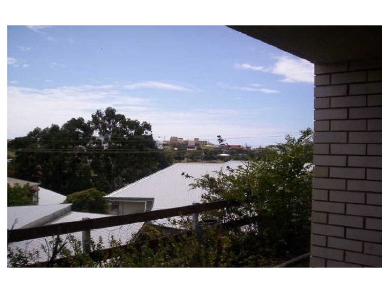 1/16 Kent Street, West Gladstone QLD 4680