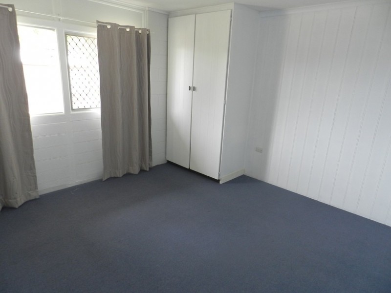 17 Leonard Street, South Gladstone QLD 4680