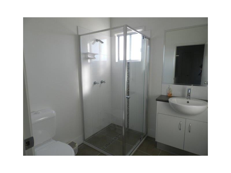 2/4 Rossella Street, West Gladstone QLD 4680