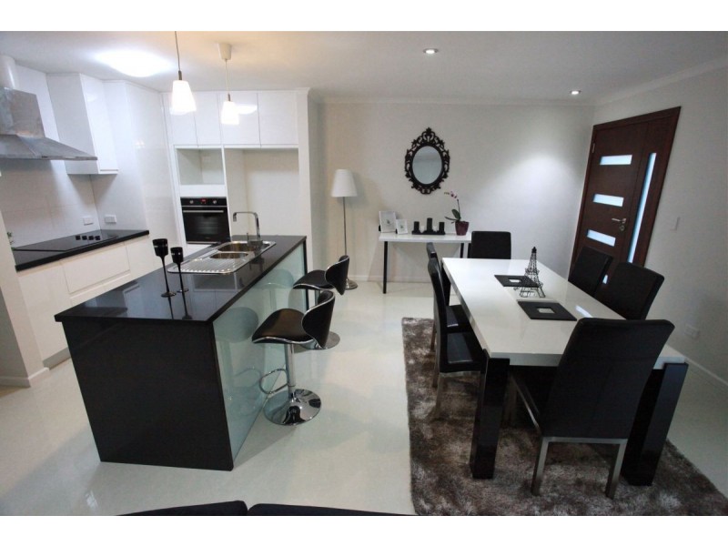 28a and 28b Flounder Crescent, Toolooa QLD 4680