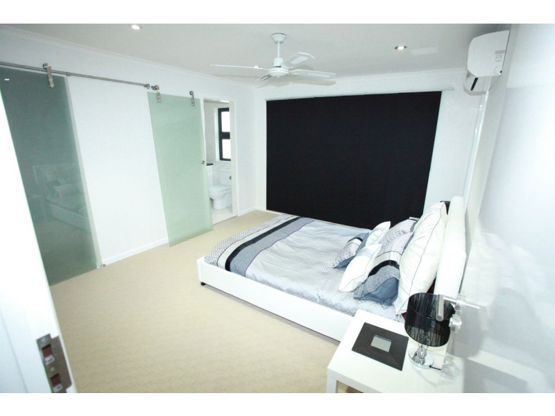 28a and 28b Flounder Crescent, Toolooa QLD 4680