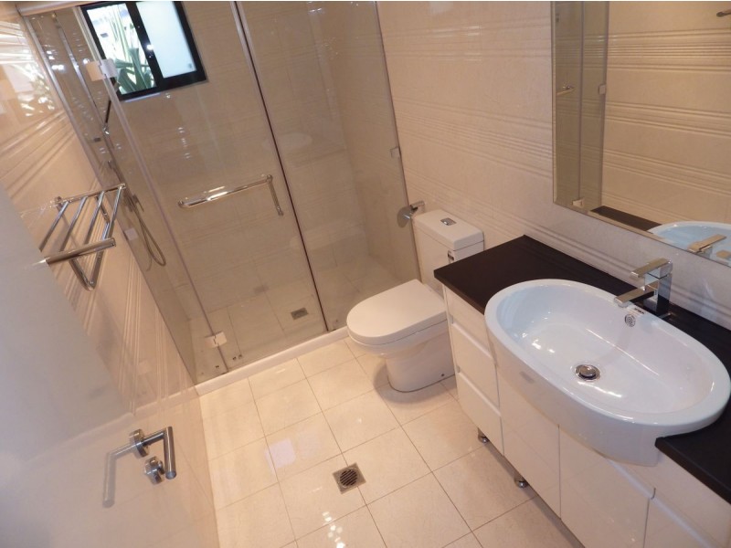 28a and 28b Flounder Crescent, Toolooa QLD 4680