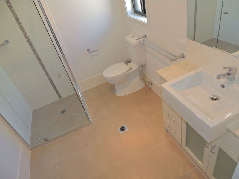 18 Florey Place, Kirkwood QLD 4680