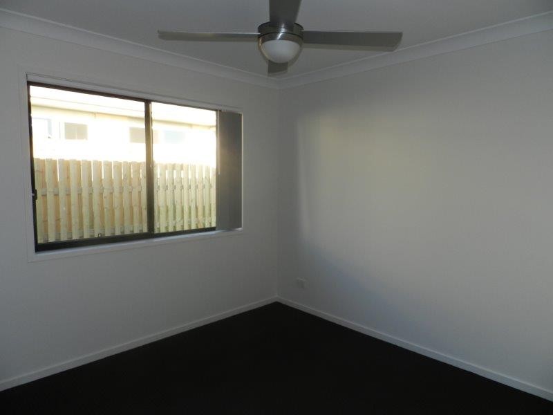 18 Florey Place, Kirkwood QLD 4680