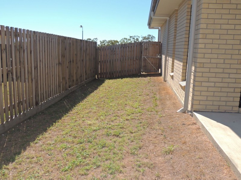 18 Florey Place, Kirkwood QLD 4680