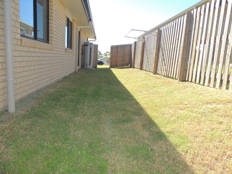 18 Florey Place, Kirkwood QLD 4680