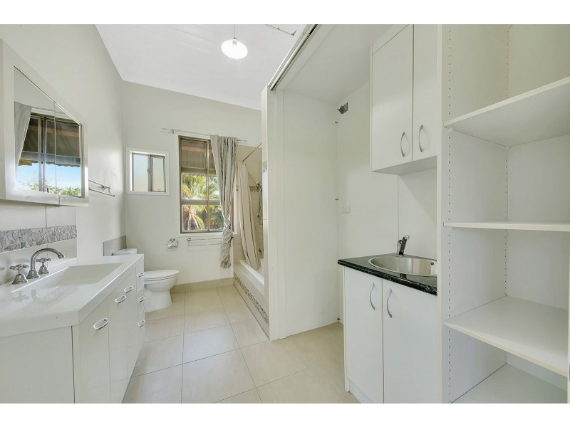 48 Koorawatha Drive, Bororen QLD 4678