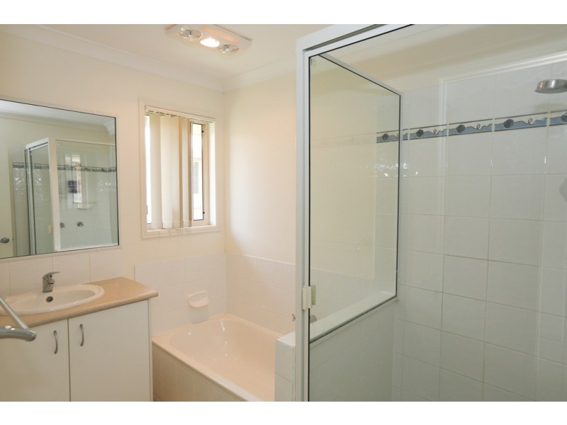 16 Reinaerhoff Crescent, Glen Eden QLD 4680