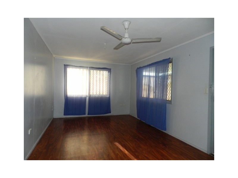 8 Wilkins Street, West Gladstone QLD 4680