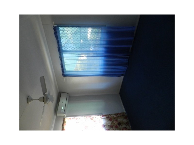 8 Wilkins Street, West Gladstone QLD 4680