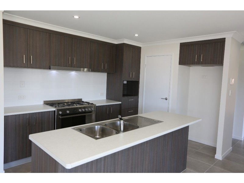 37 Fitzroy Avenue, Clinton QLD 4680