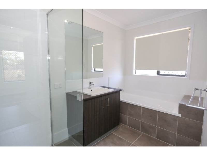 37 Fitzroy Avenue, Clinton QLD 4680