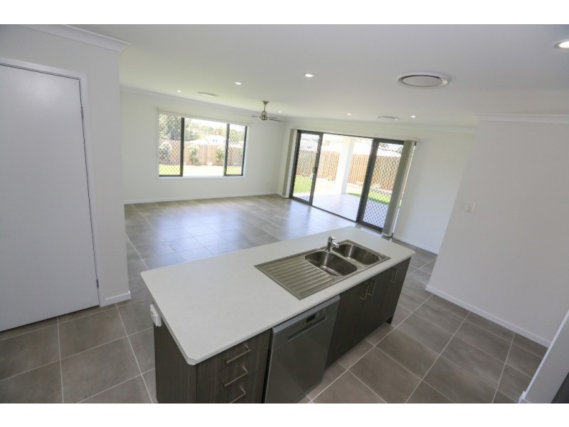 37 Fitzroy Avenue, Clinton QLD 4680