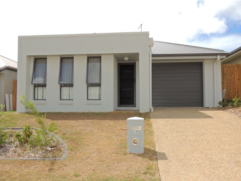 12 Seagull Boulevard, New Auckland QLD 4680