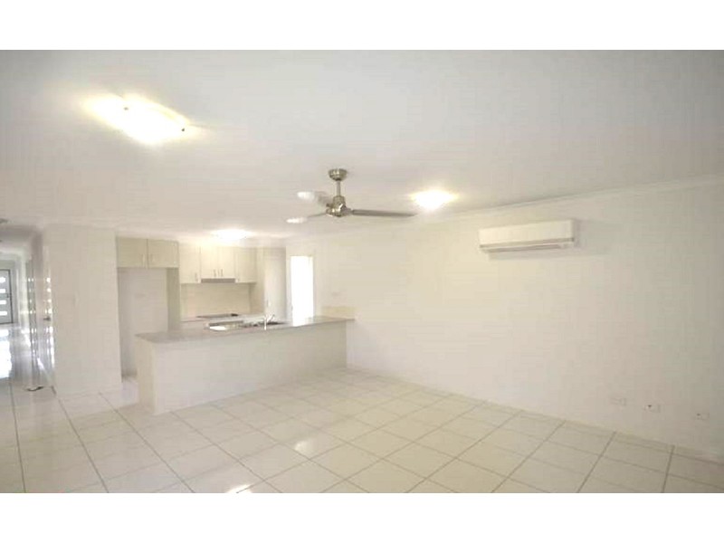 12 Seagull Boulevard, New Auckland QLD 4680