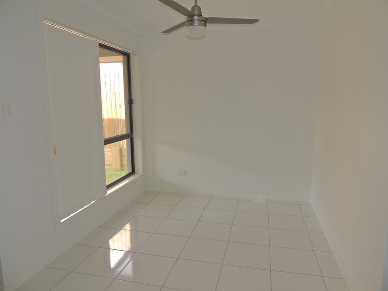 12 Seagull Boulevard, New Auckland QLD 4680
