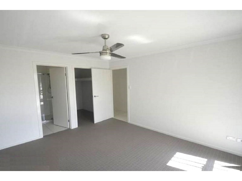 12 Seagull Boulevard, New Auckland QLD 4680