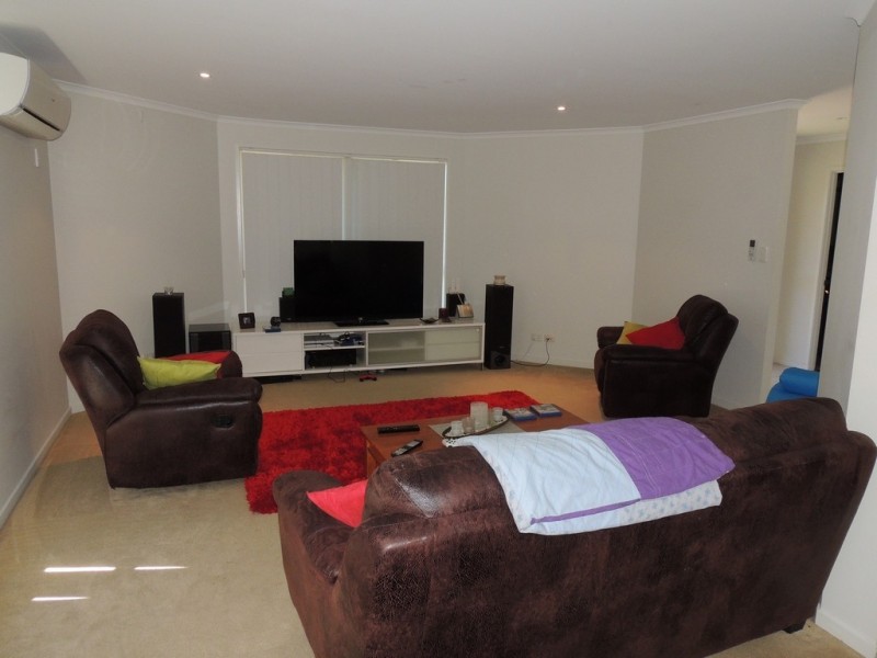 14 Bridgeman Place, New Auckland QLD 4680