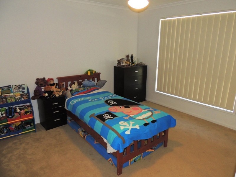 5 Hillview Place, New Auckland QLD 4680