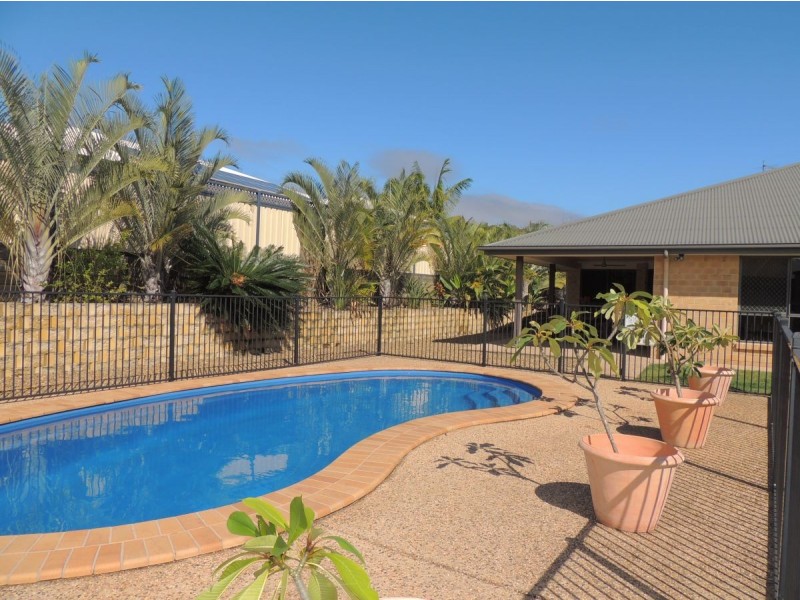 9 Reinaerhoff Cres, Glen Eden QLD 4680