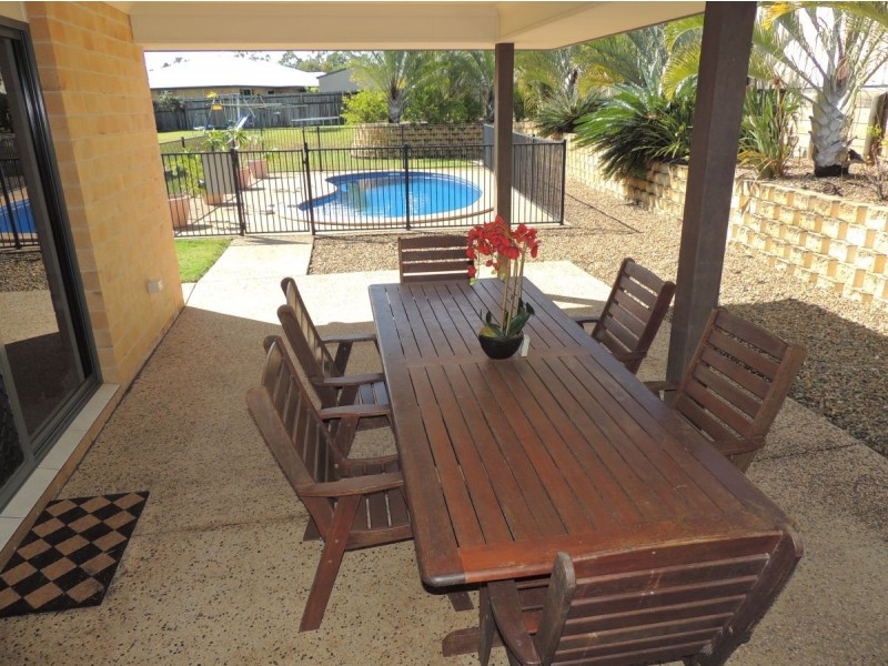 9 Reinaerhoff Cres, Glen Eden QLD 4680