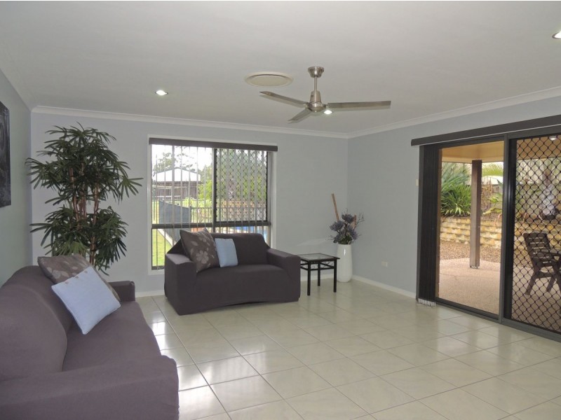 9 Reinaerhoff Cres, Glen Eden QLD 4680