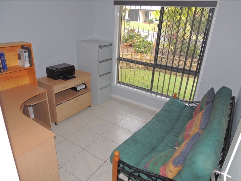 9 Reinaerhoff Cres, Glen Eden QLD 4680