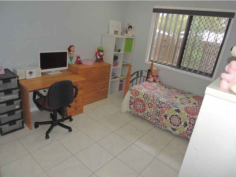 9 Reinaerhoff Cres, Glen Eden QLD 4680