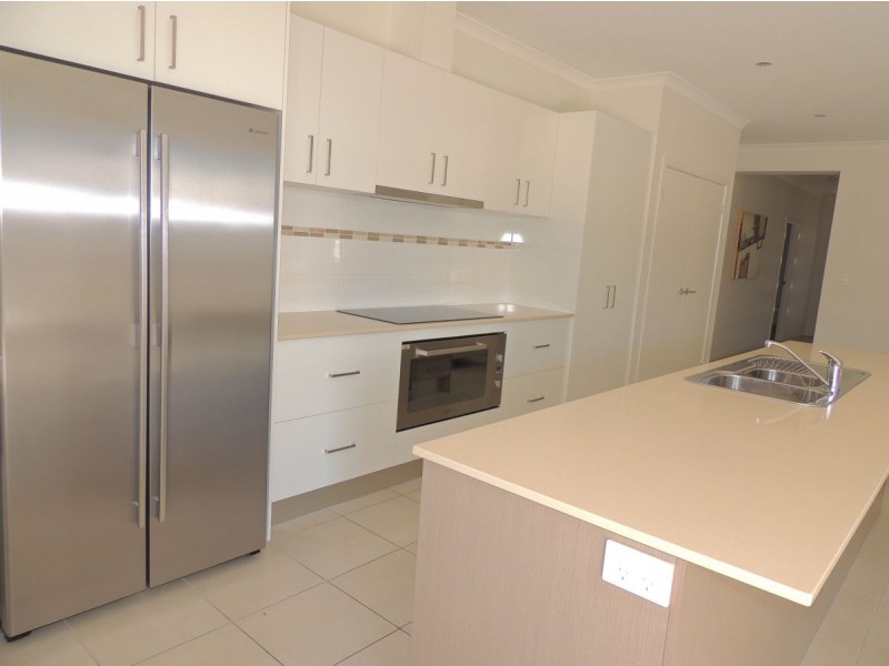 4 Thornbill St., Kirkwood QLD 4680