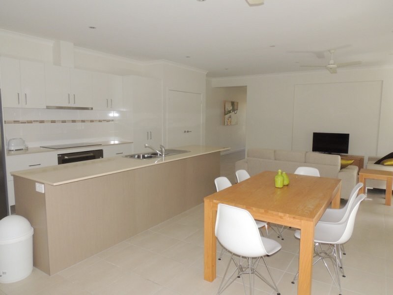 4 Thornbill St., Kirkwood QLD 4680