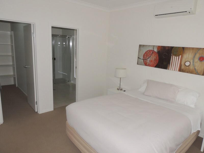4 Thornbill St., Kirkwood QLD 4680