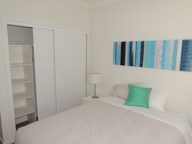 4 Thornbill St., Kirkwood QLD 4680