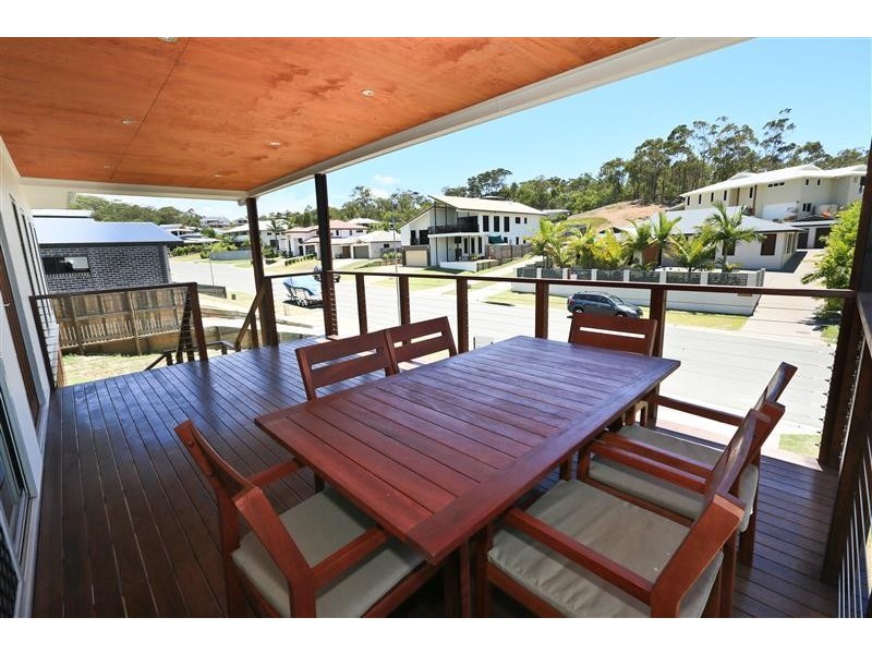 13 Lighthouse Drive, Boyne Island QLD 4680