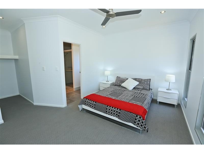 13 Lighthouse Drive, Boyne Island QLD 4680