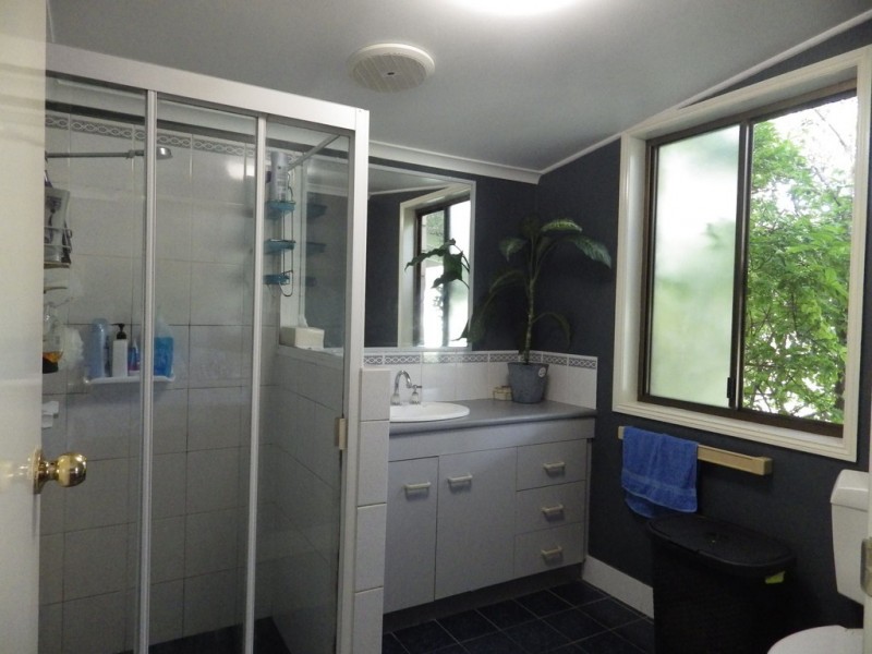 85 Scotts Road, Bororen QLD 4678
